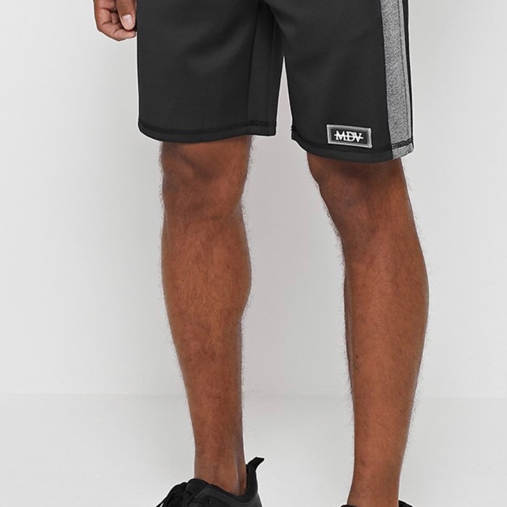 SPORTS SHORTS - Picture 7 of 7